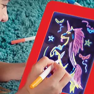 Tableta Luminoasa, Pentru Desenat, Cu Sabloane si Carioci Incluse, 1 + 1 GRATIS