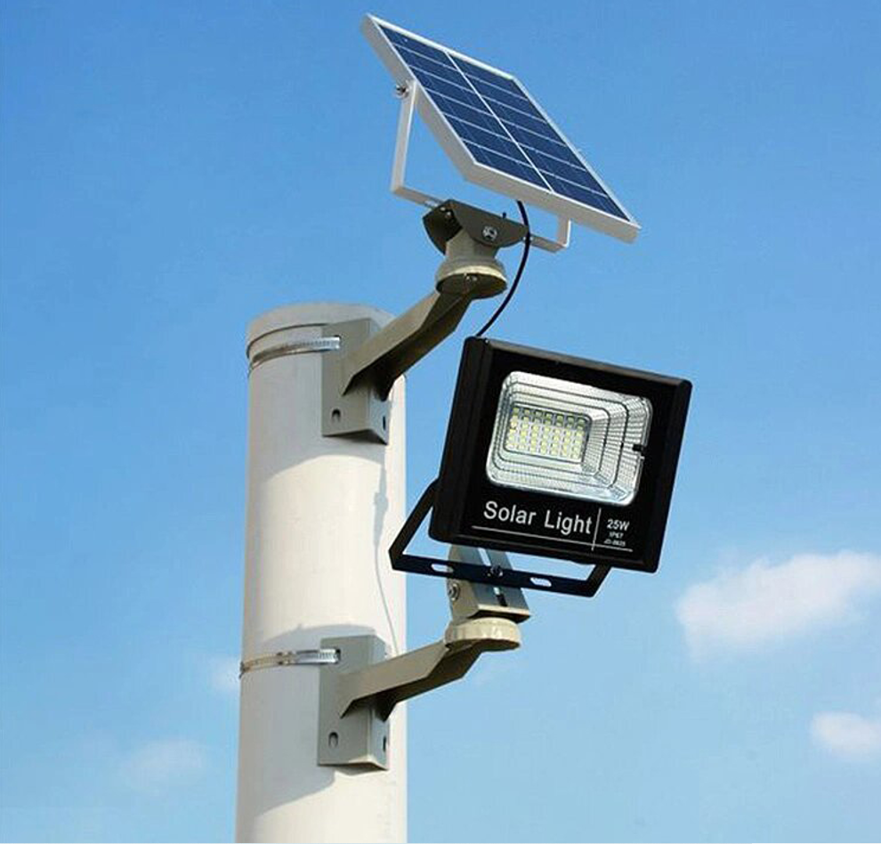 Proiector Cu Panou Solar, 200W, Rezistenta La Apa IP66, Control Din Telecomanda